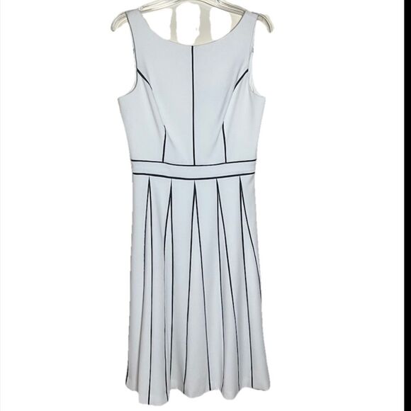 White House Black Market Size 4 Sleeveless Fit & Flare Women’s Ponte Knit Dress - Picture 2 of 7